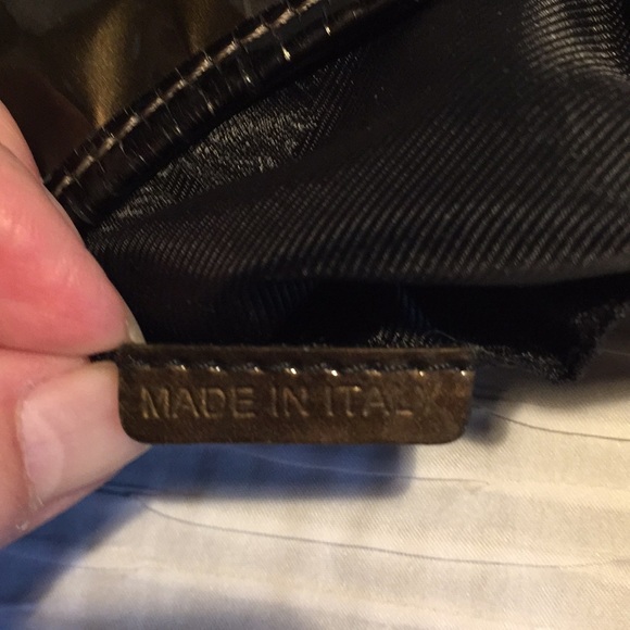 Burberry patent leather hobo - Picture 10 of 13